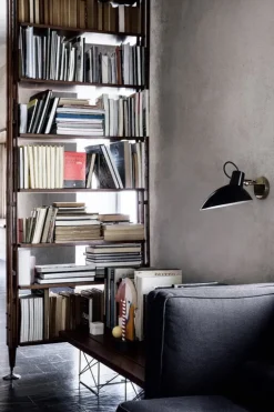 Astep VV Cinquanta vägglampa med strömbrytare, svart