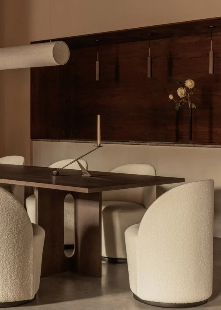 Audo Copenhagen Androgyne soffbord, mörk ek