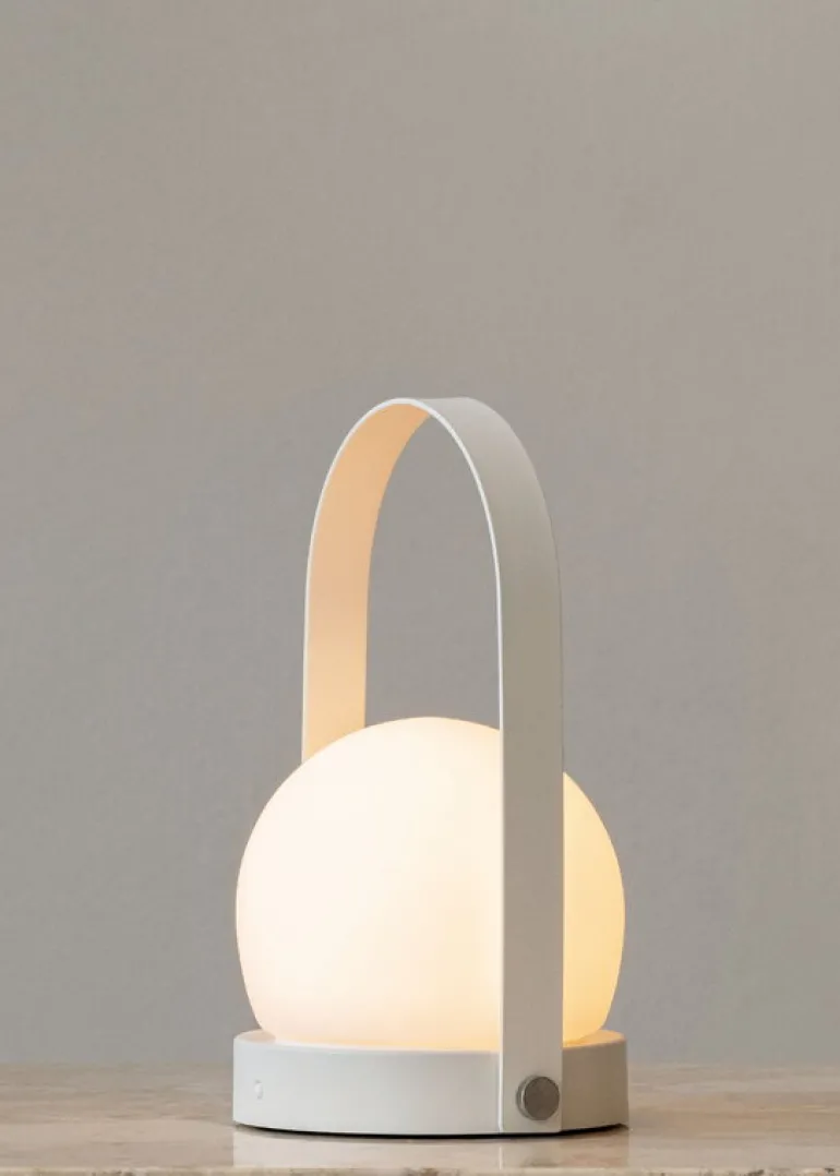 Audo Copenhagen Carrie bärbar bordlampa, utomhus, vit