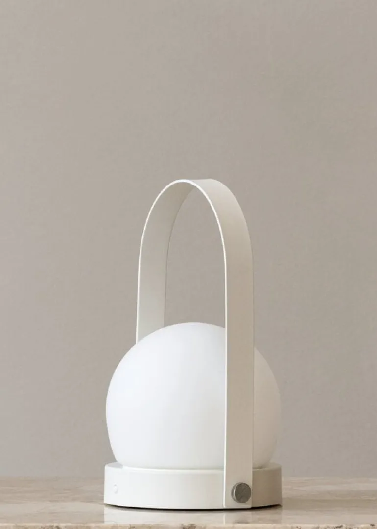 Audo Copenhagen Carrie bärbar bordlampa, utomhus, vit