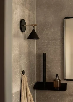 Audo Copenhagen Cast Sconce vägglampa med diffuser, IP44, svart