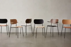 Audo Copenhagen Co stol med armstöd, ek