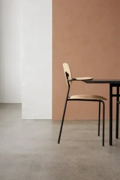 Audo Copenhagen Co stol med armstöd, ek