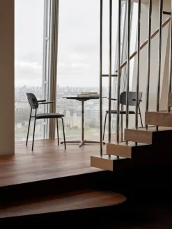 Audo Copenhagen Co stol med armstöd, svart ek - svart läder