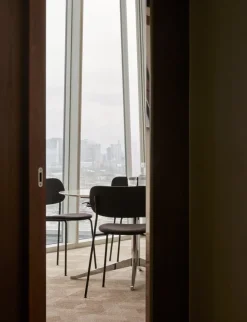 Audo Copenhagen Co stol, svart ek - svart läder