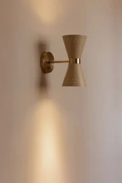 Audo Copenhagen Collector vägglampa, crème