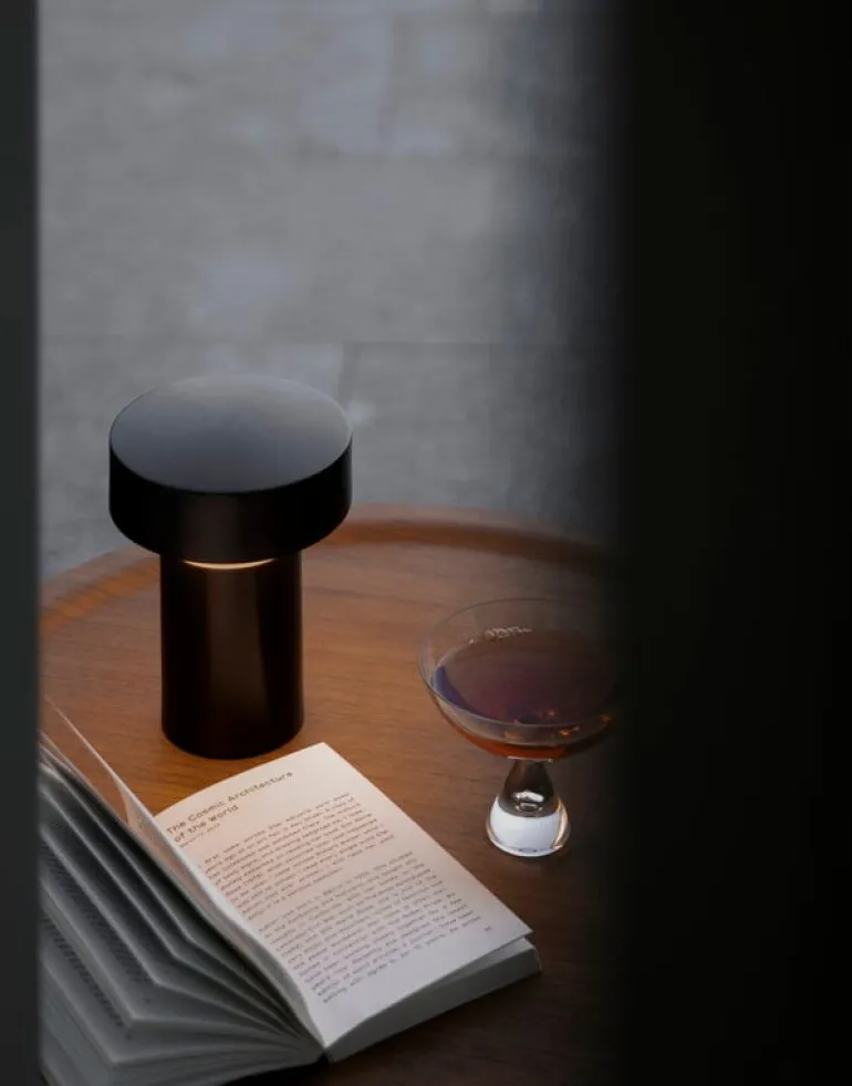 Audo Copenhagen Column Portable bordslampa, brons