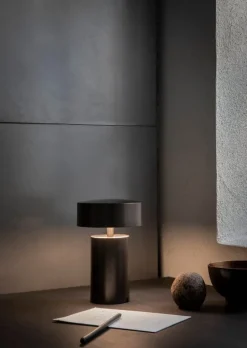 Audo Copenhagen Column Portable bordslampa, brons