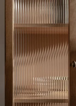 Audo Copenhagen Curiosity skåp, högt, ek - glas