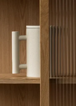 Audo Copenhagen Curiosity skåp, högt, ek - glas