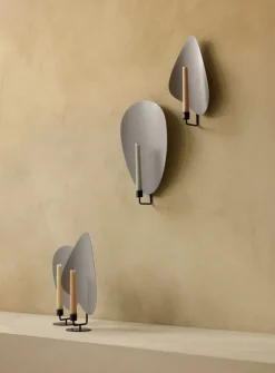 Audo Copenhagen Flambeau väggkandelaber, 34 cm, bronsfärgad mässing - grå