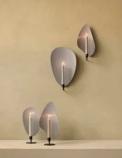 Audo Copenhagen Flambeau väggkandelaber, 40 cm, bronsfärgad mässing - grå