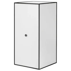 Audo Copenhagen Frame 70 med dörr, 2 hyllor, vit