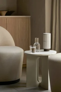 Audo Copenhagen Hashira bärbar bordslampa, rå linne