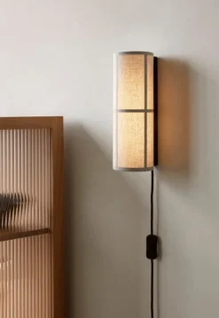 Audo Copenhagen Hashira vägglampa, rå linne