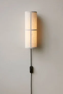 Audo Copenhagen Hashira vägglampa, rå linne