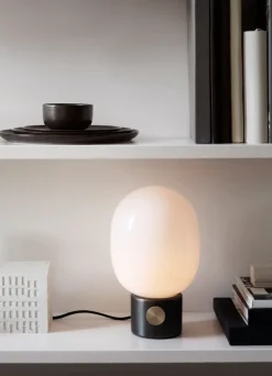 Audo Copenhagen JWDA bordslampa, bronserad mässing