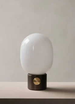 Audo Copenhagen JWDA bordslampa, bronserad mässing