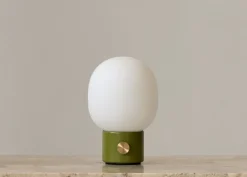 Audo Copenhagen JWDA bärbar bordslampa, dammig grön