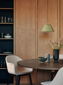 Audo Copenhagen Levitate pendellampa, 40 cm, salviagrön - mässing