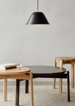 Audo Copenhagen Levitate pendellampa, 28 cm, svart - mässing