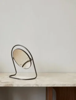 Audo Copenhagen Nimbus bordsspegel, bronserad mässing