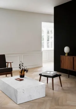 Audo Copenhagen Plinth Grand bord, vit Carrara marmor