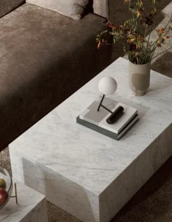 Audo Copenhagen Plinth Grand bord, vit Carrara marmor