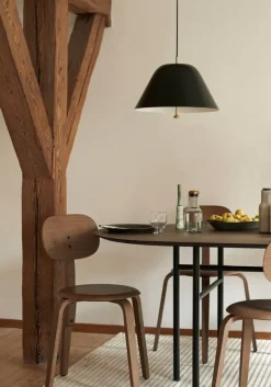 Audo Copenhagen Snaregade ovalt bord, mörkbetsad ek