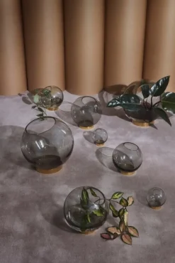 AYTM Globe vas, medium, grön - guld