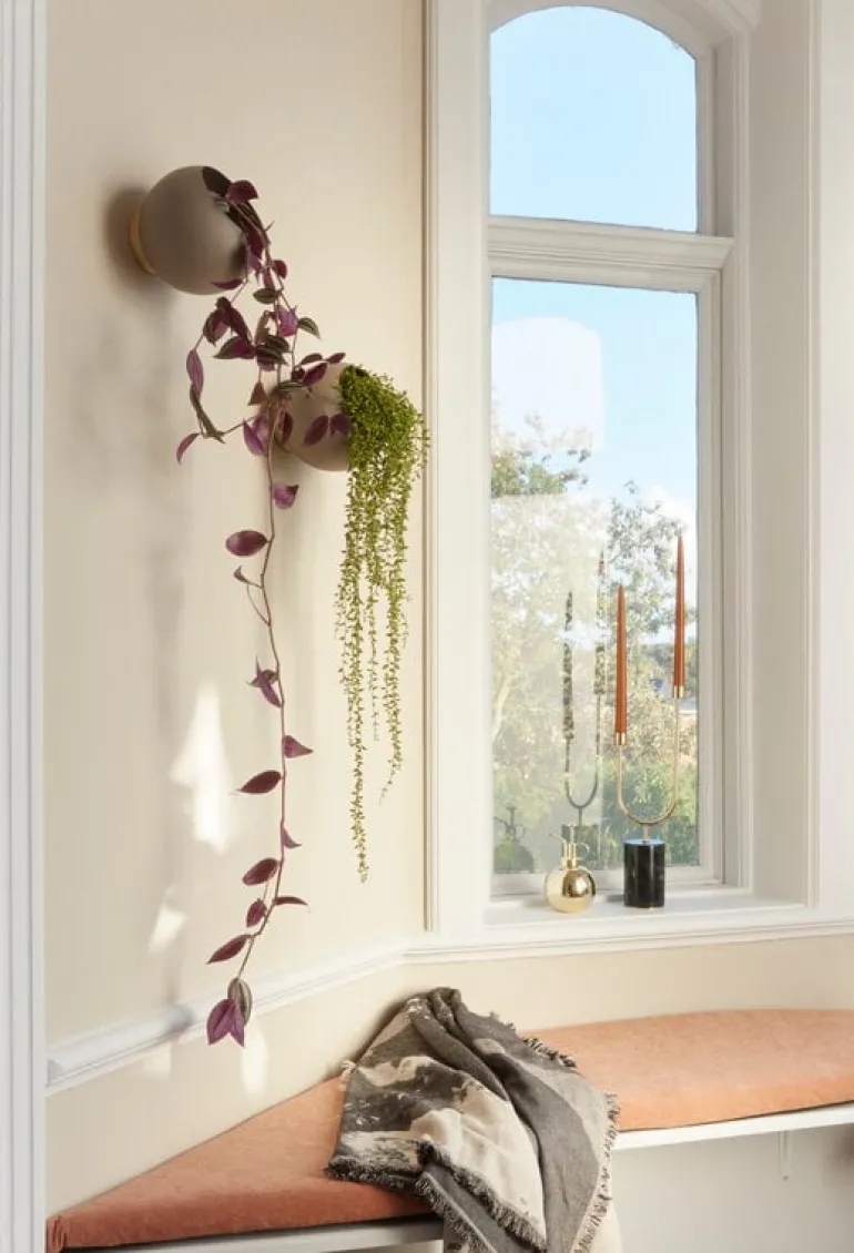 AYTM Globe väggblomkruka, S, taupe