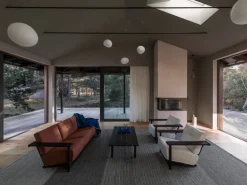 Bebó Objects Baba fåtölj, brun ask - naturvit