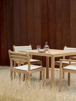 Carl Hansen & Søn AH902 Outdoor matbord, 100 x 98,5 cm, teak