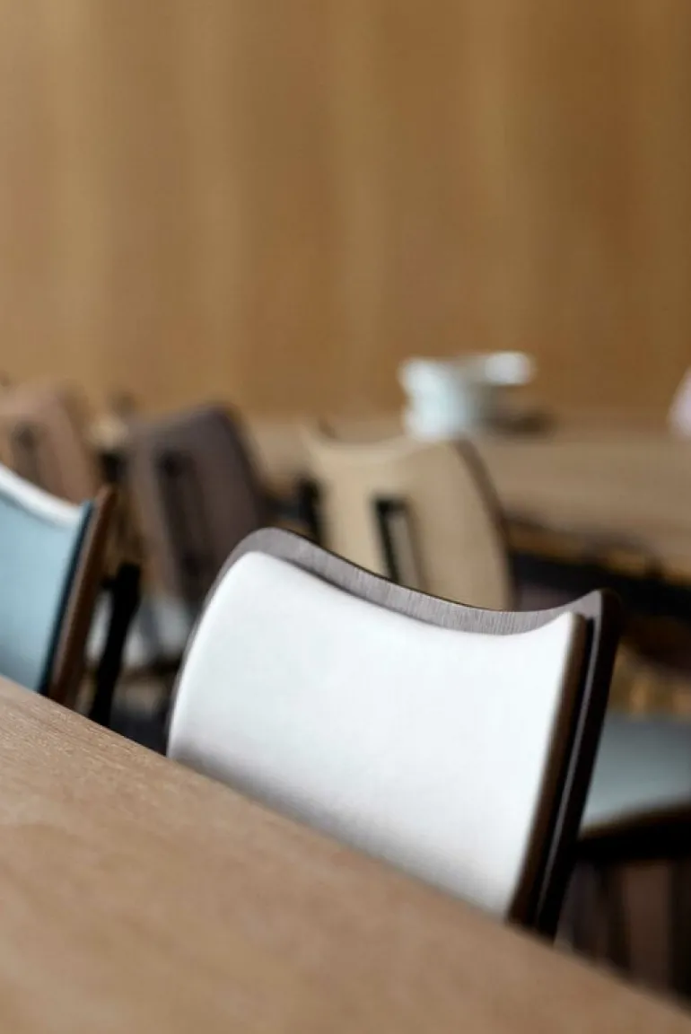 Carl Hansen & Søn VLA26P Vega stol, svart - lackerad ek - Mood 04102