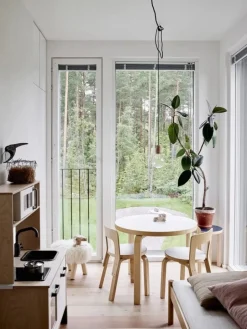 Cozy Publishing Happy Homes: White Walls