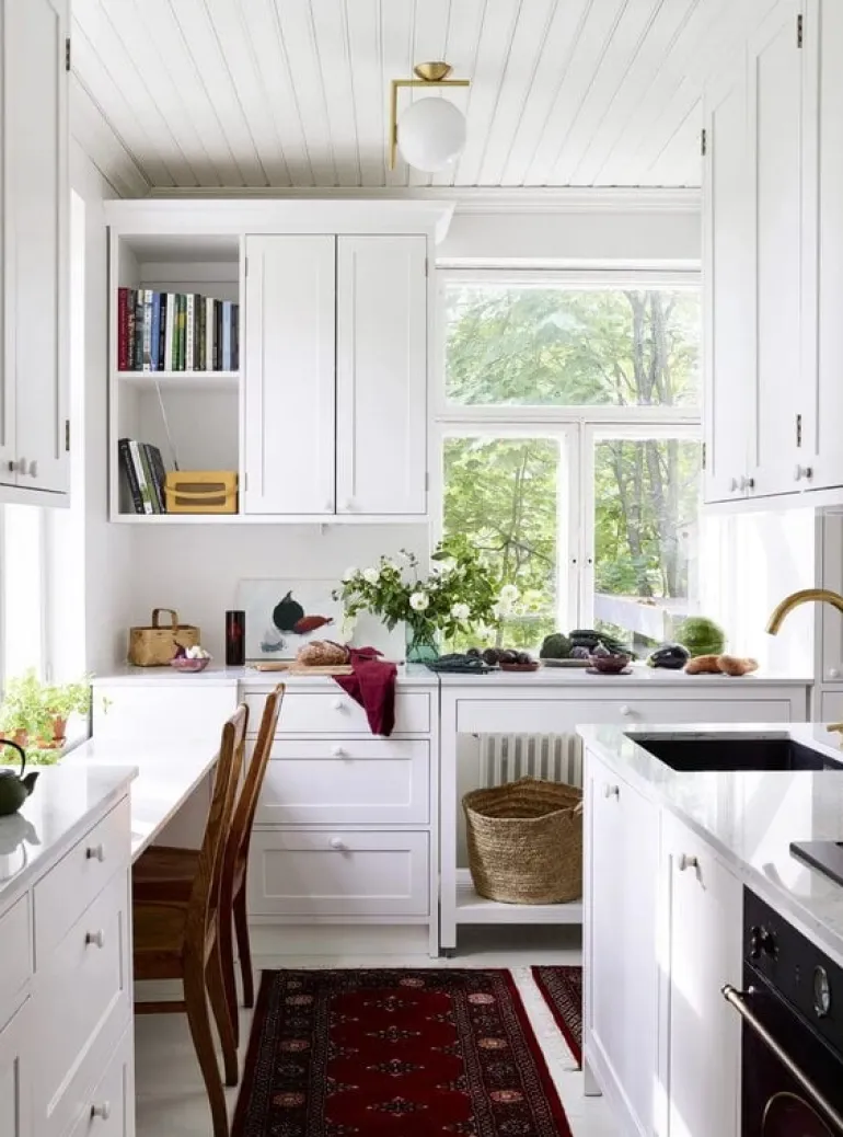 Cozy Publishing Happy Homes: White Walls