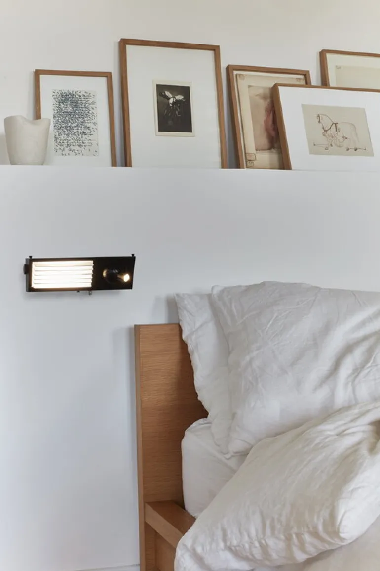 DCWéditions Biny Bedside vägglampa, vänster, svart