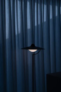 DCWéditions Biny golvlampa, svart