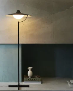 DCWéditions Biny golvlampa, svart