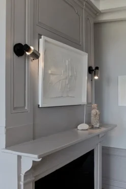 DCWéditions Biny Spot vägglampa med spak och knapp, svart - nickel