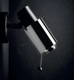 DCWéditions Biny Spot vägglampa med spak och knapp, svart - nickel