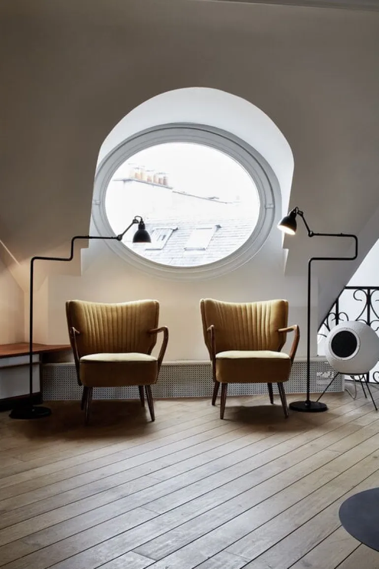 DCWéditions Lampe Gras 411 golvlampa, rund skärm, svart