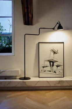 DCWéditions Lampe Gras 411 golvlampa, rund skärm, svart