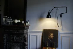 DCWéditions Lampe Gras 303 vägglampa, rund skärm, svart