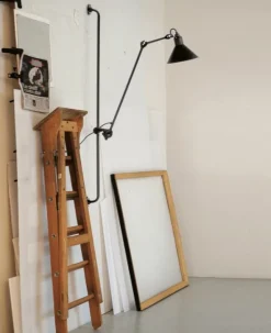 DCWéditions Lampe Gras 214 vägglampa, konisk skärm, svart - koppar på insida