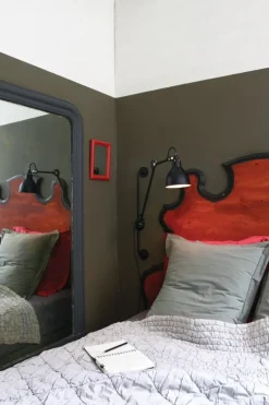 DCWéditions Lampe Gras 210 vägglampa, rund skärm, svart