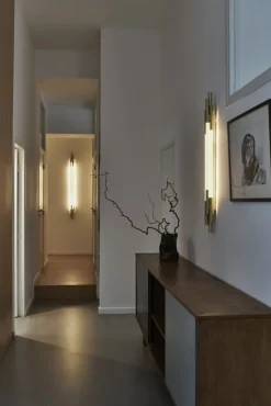 DCWéditions Org 1050 vägglampa, guld