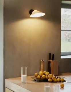 DCWéditions Plume vägglampa med strömbrytare, porslin