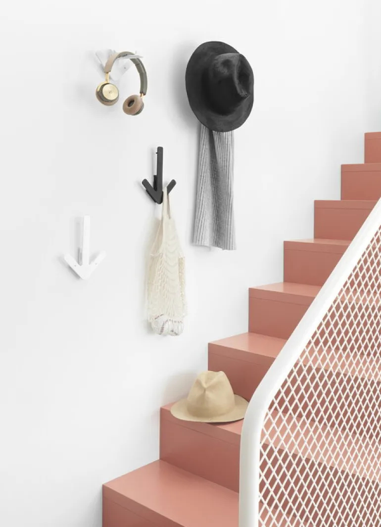 Design House Stockholm Arrow hängare, svart