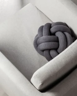 Design House Stockholm Knot kudde, grå